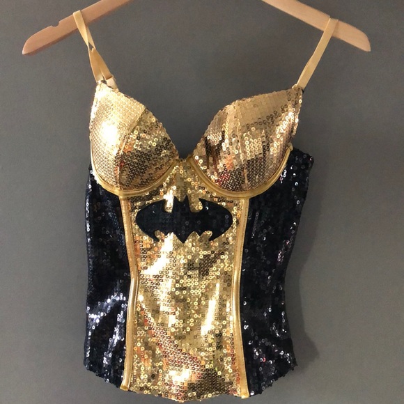 Costume - Picture 2 of 3